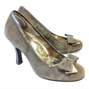 SOFFT brown suede kitten heel sz 6
